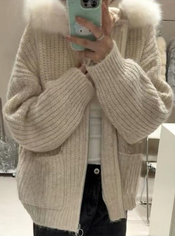 ファーフード付きジップニットパーカー