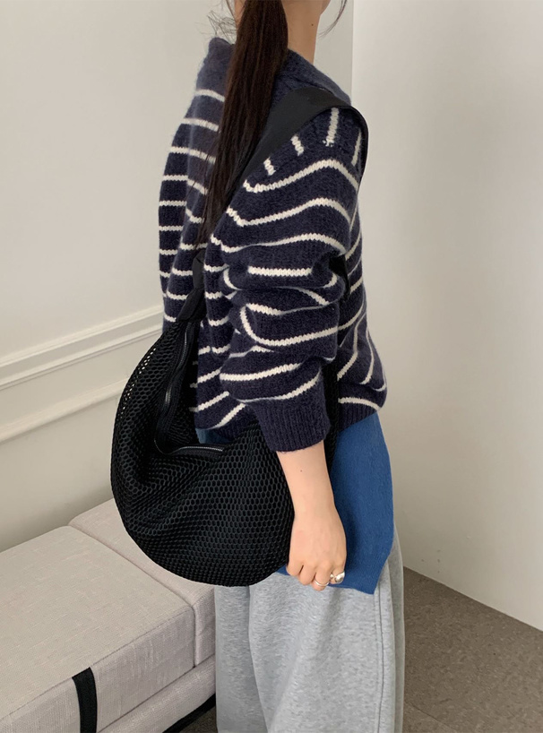 ボーダー柄スキッパーニットトップス