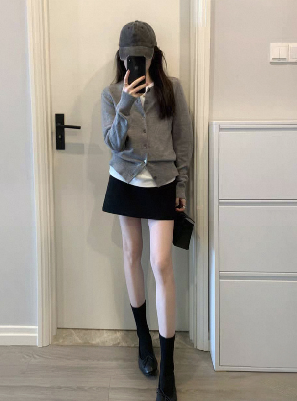 クルーネックニットカーディガン