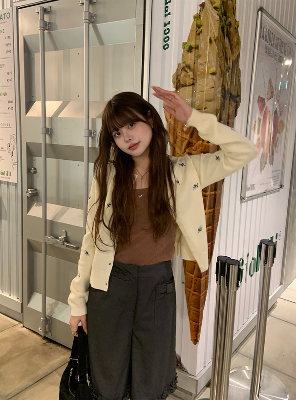 フラワー刺繍ニットカーディガン