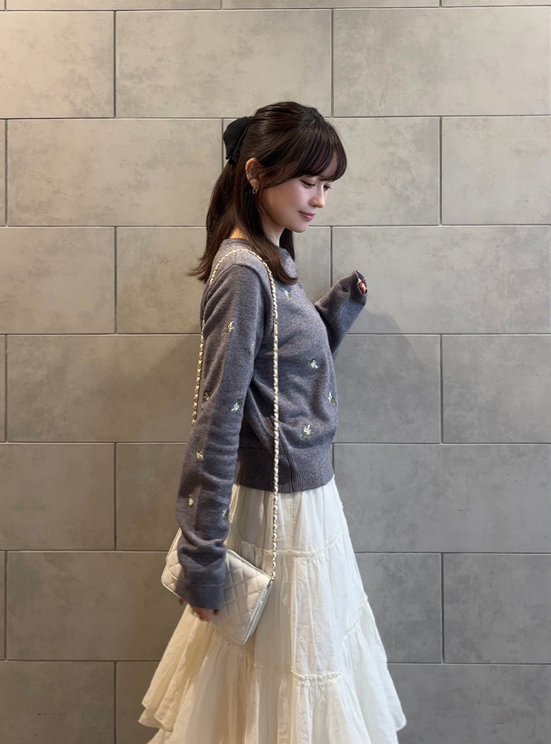 フラワー刺繍ニットカーディガン