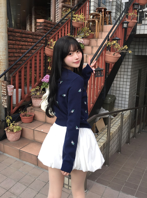 フラワー刺繍ニットカーディガン