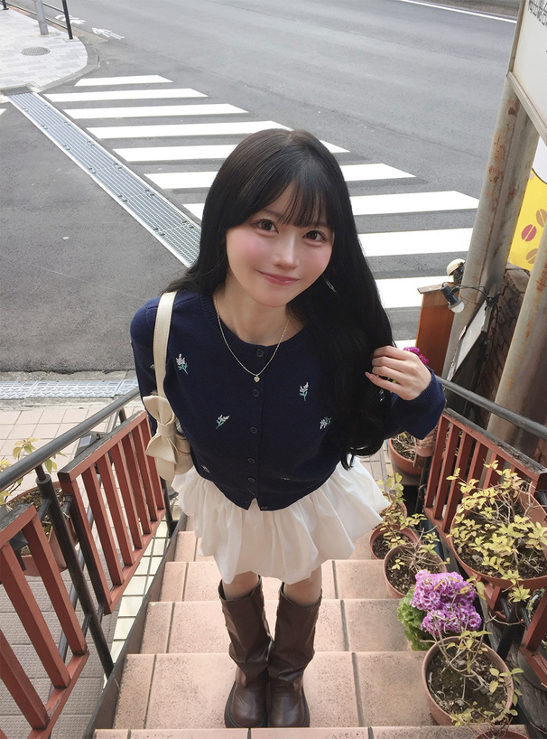 フラワー刺繍ニットカーディガン