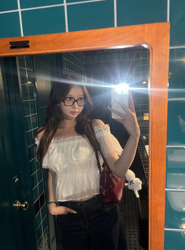 シアーチュールフリルオフショルダートップス