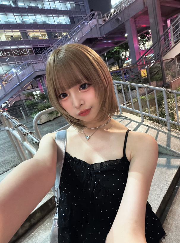 ドット柄フリルティアードキャミソールトップス