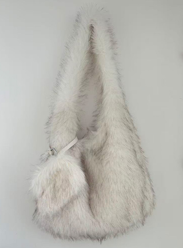 ポーチ付きファーショルダーバッグ