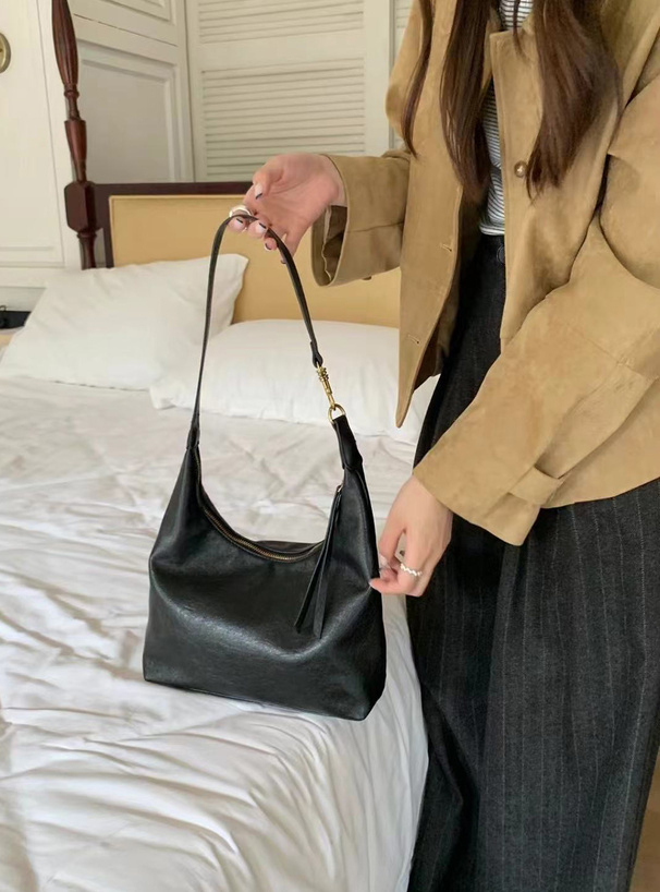 レザーワンハンドルバッグ