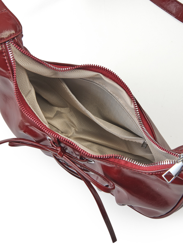 レースアップエナメルショルダーバッグ