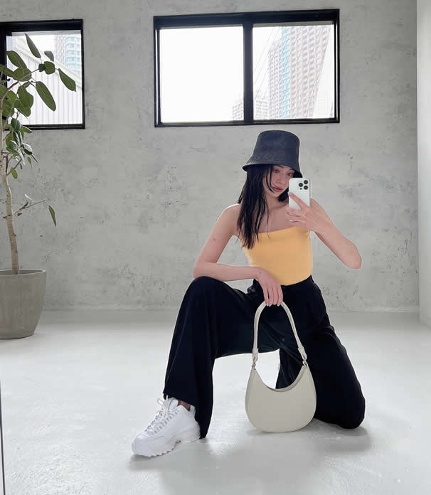 FILA シャークソールダッドスニーカー