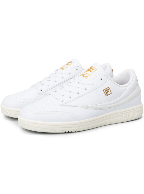 Aぇ! group着用 FILA　ロゴスニーカー