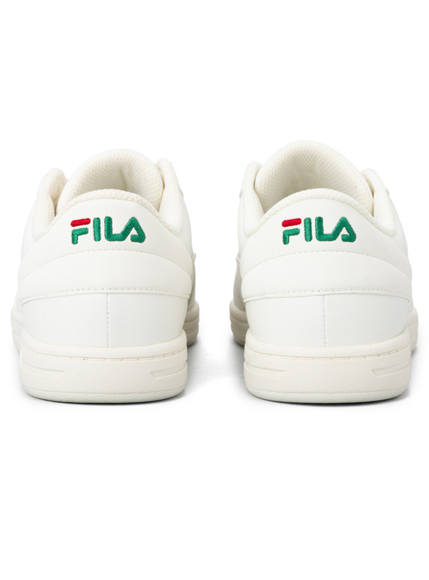 Aぇ! group着用 FILA　ロゴスニーカー