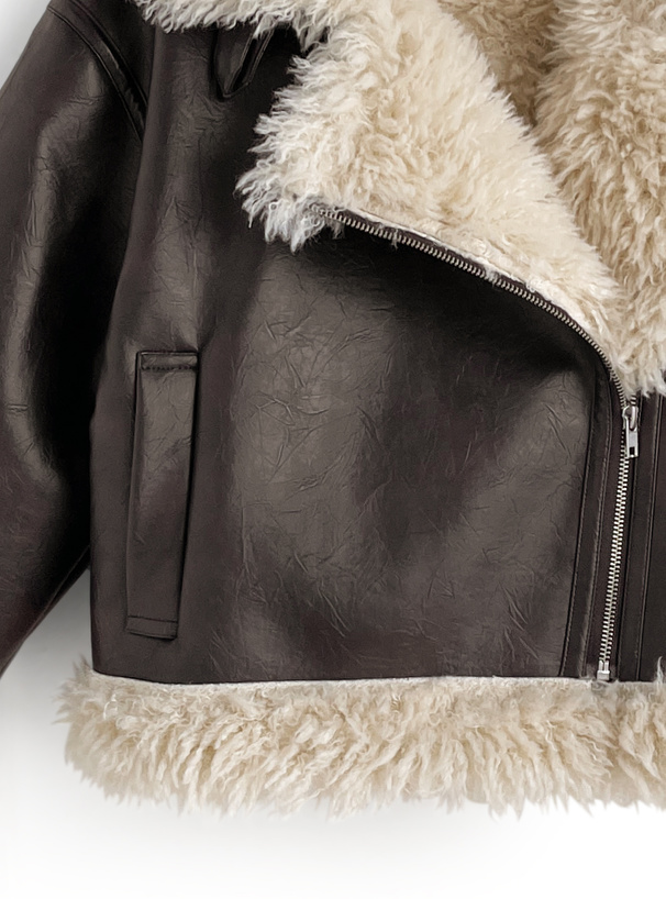 sisii✨2way洗えるレザージャケット　フィッシュテール リアルファー sisii✨2way洗えるレザージャケット フィッシュテール リアルファー