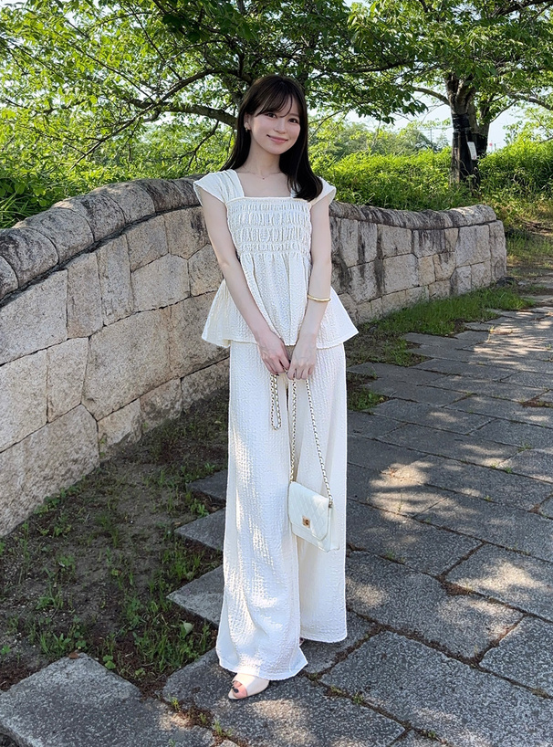 シャーリングノースリーブトップス×ワイドパンツセットアップ