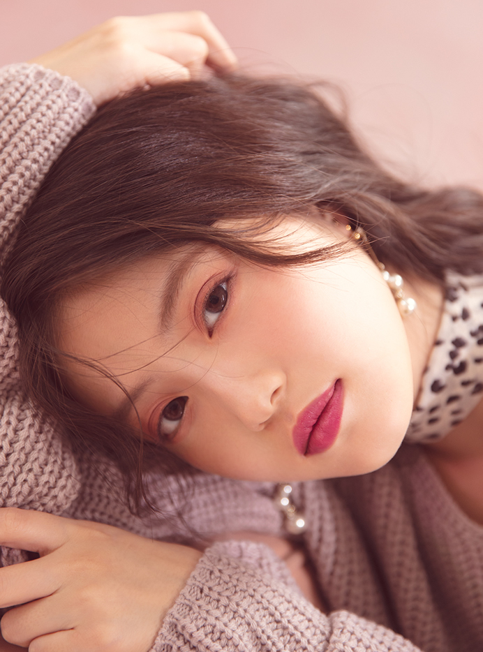 今田美桜 ダルメシアン柄スカーフ