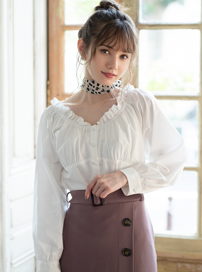 今田美桜 ダルメシアン柄スカーフ