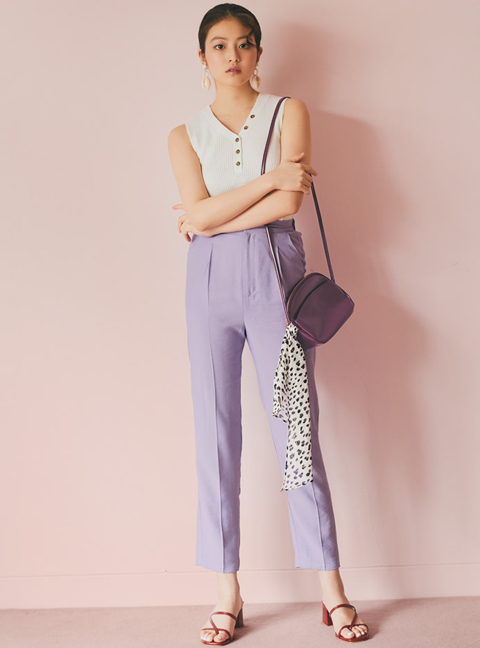 今田美桜 ダルメシアン柄スカーフ