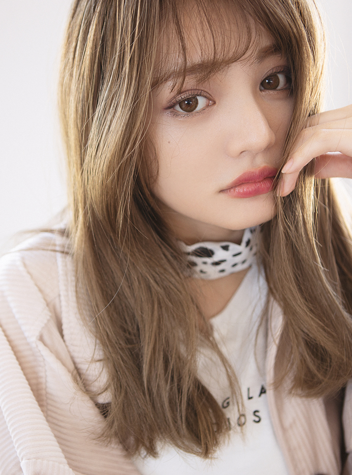 今田美桜 ダルメシアンプリントスカーフ