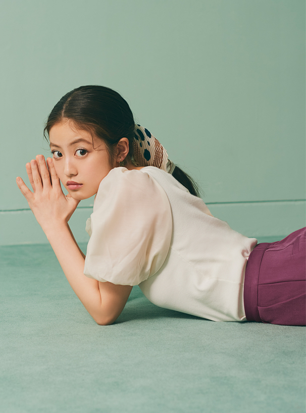 今田美桜 パフスリーブ切替えデザイントップス