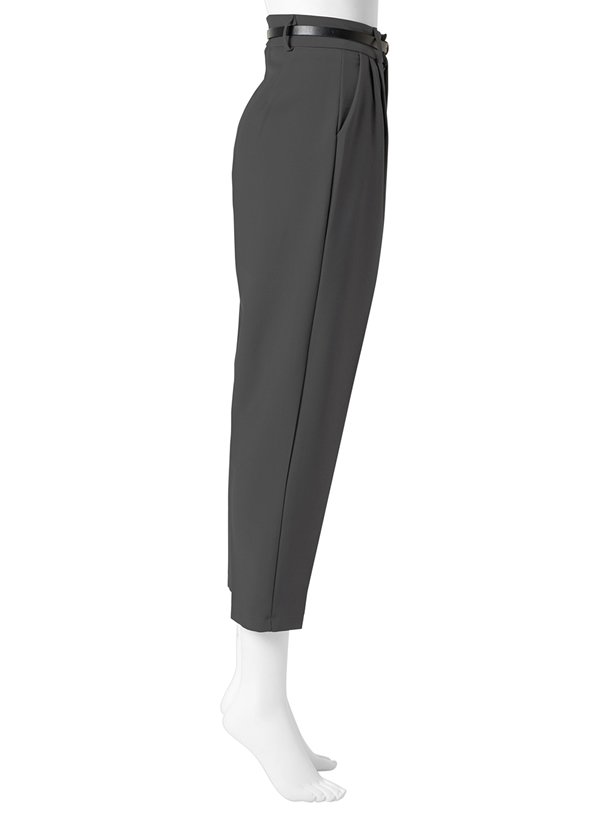 ベルト付きテーパードパンツ