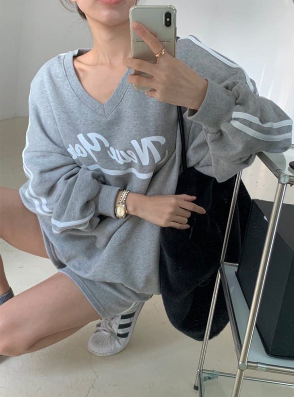 ロゴトップス×ショートパンツスウェットセットアップ