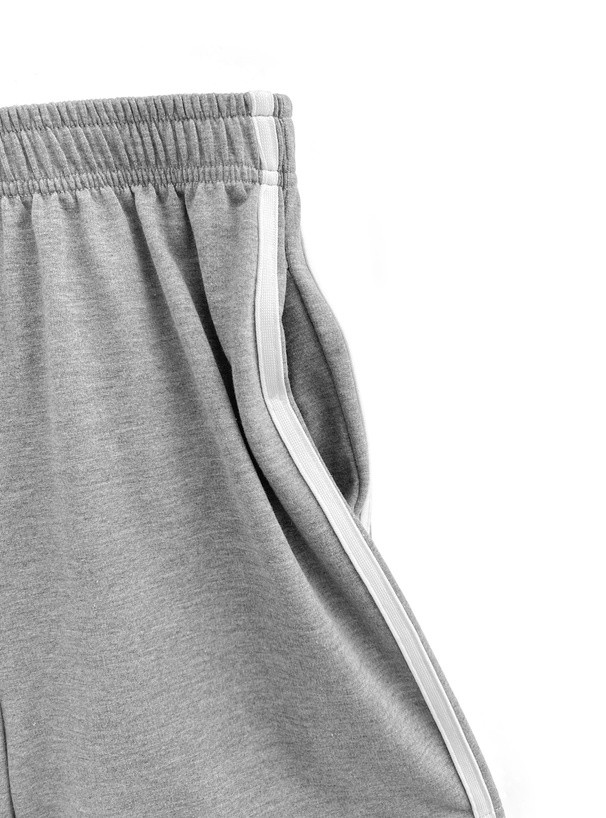 ロゴトップス×ショートパンツスウェットセットアップ