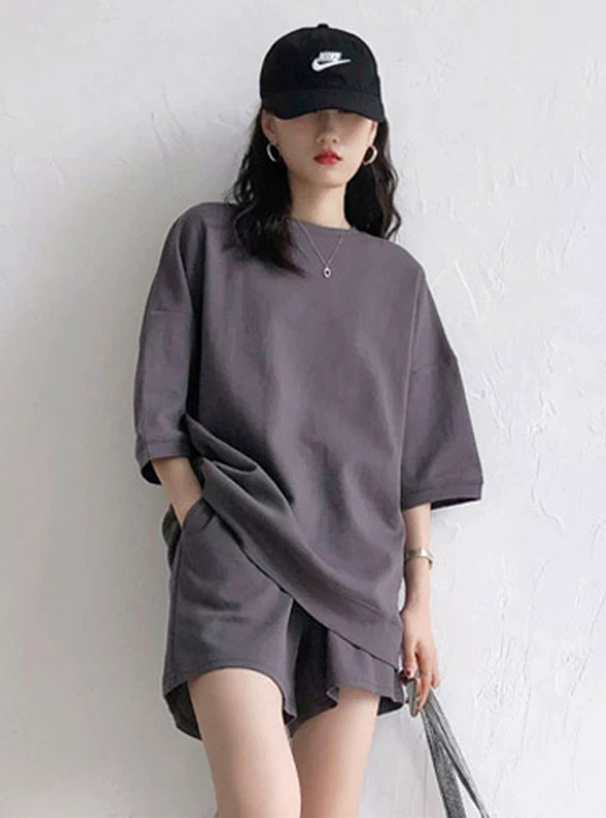 Tシャツ×ショートパンツセットアップ