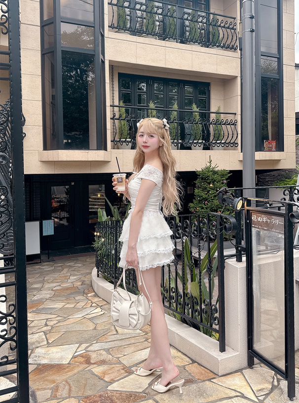 【新品未開封】アズイリス　パンフレット付き インパン付きシアーフリルティアードレースミニスカート[at2547