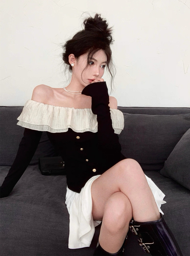 フリルオフショルダーリブトップス