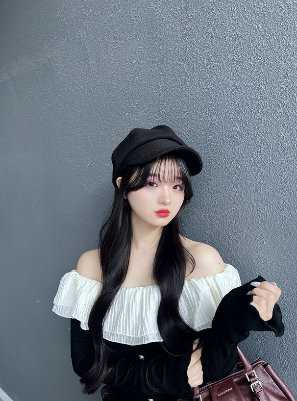 フリルオフショルダーリブトップス