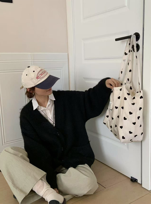 Vネックニットカーディガン