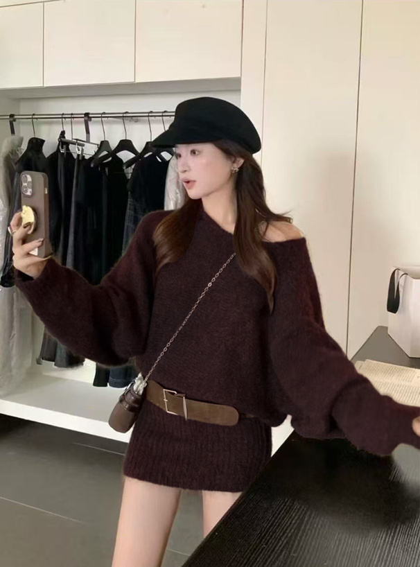 ベルト付きワンショルダーニットミニワンピース