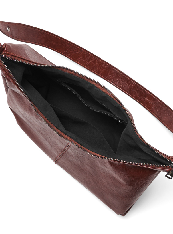 レザーラウンドショルダーバッグ