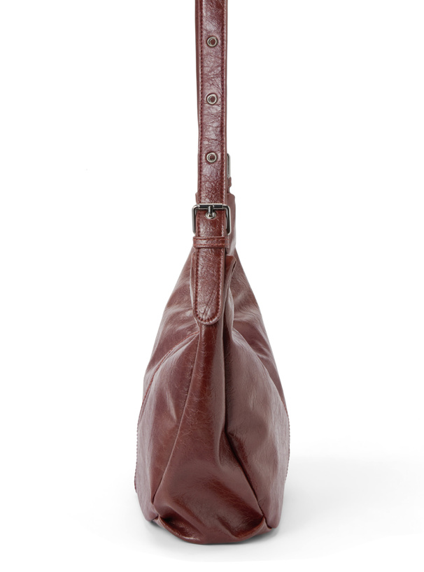 レザーラウンドショルダーバッグ