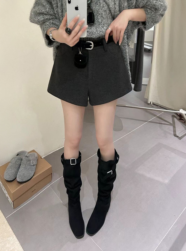 ベルト付きショートパンツ