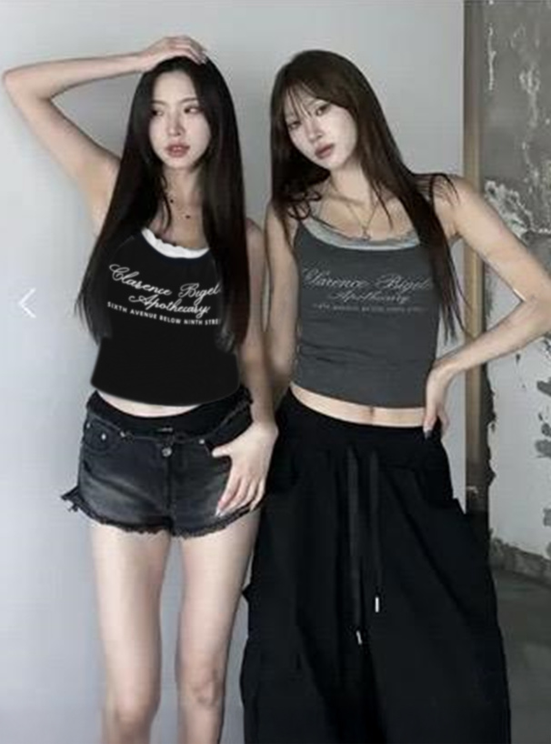 カップ付きホルターネックレイヤード風キャミソール