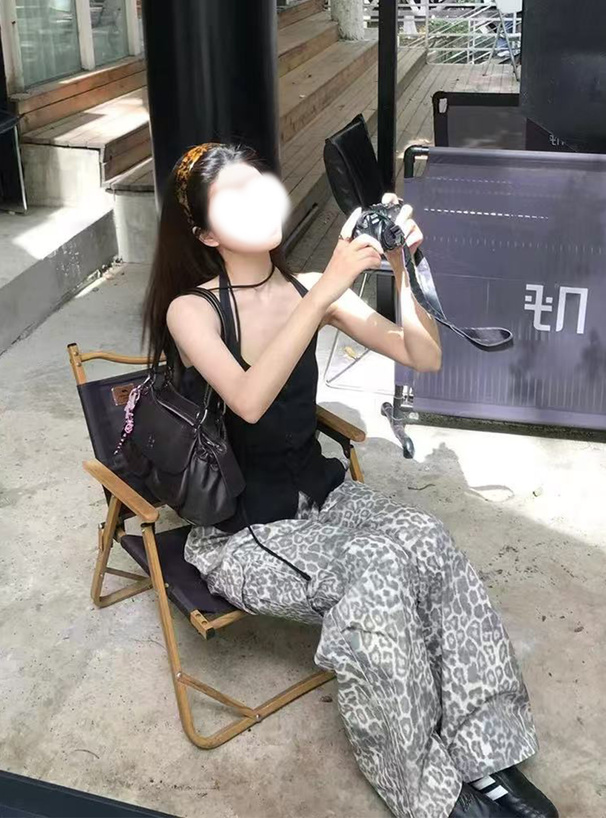 タイ付きホルターネックタンクトップ