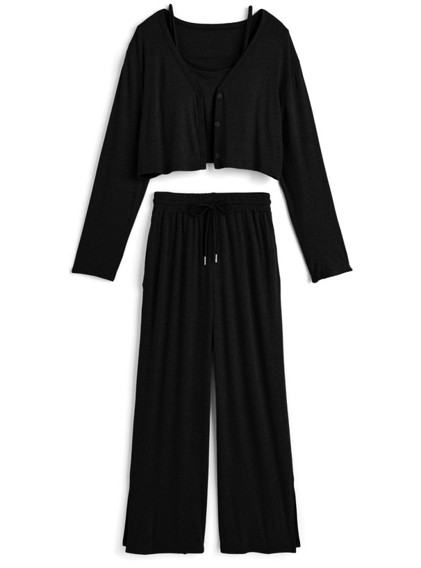 カップ付きキャミソール×ショート丈カーディガン×パンツセットアップ