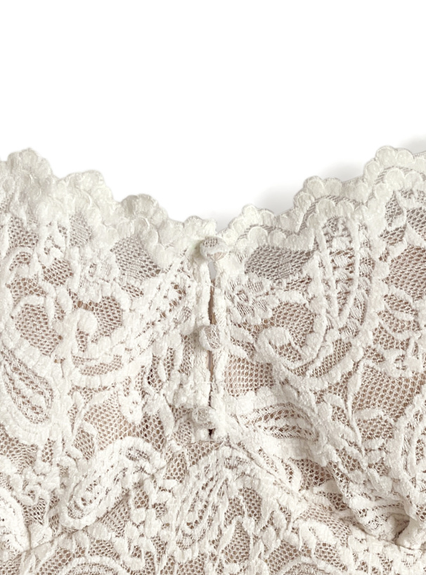 カップ付きレースキャミソール