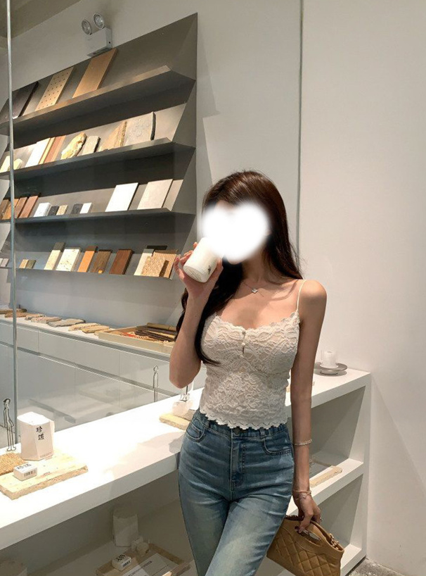 カップ付きレースキャミソール