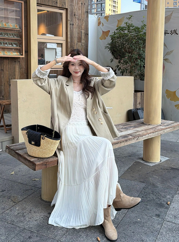 カップ付きレースキャミソール