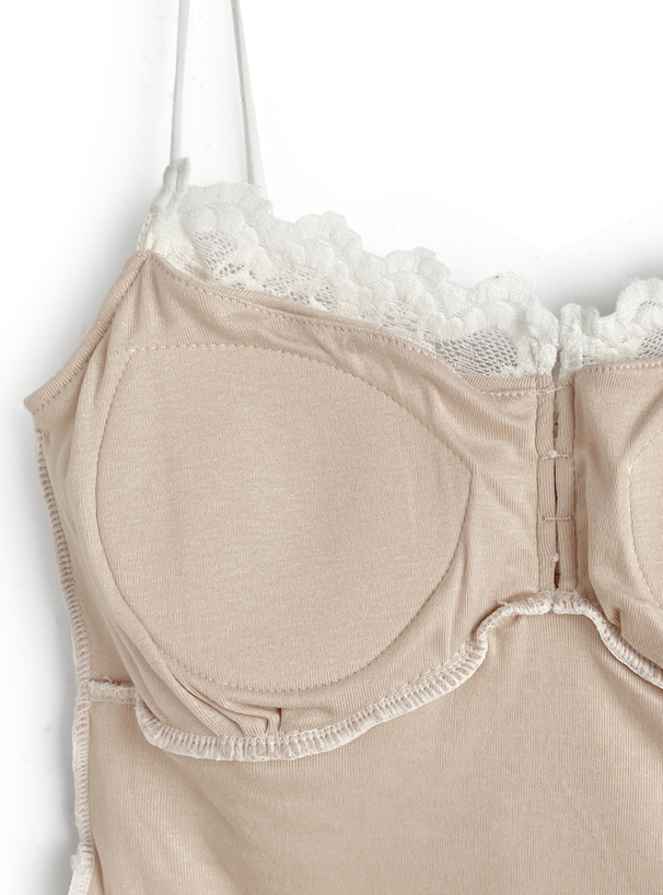 カップ付きレースキャミソール