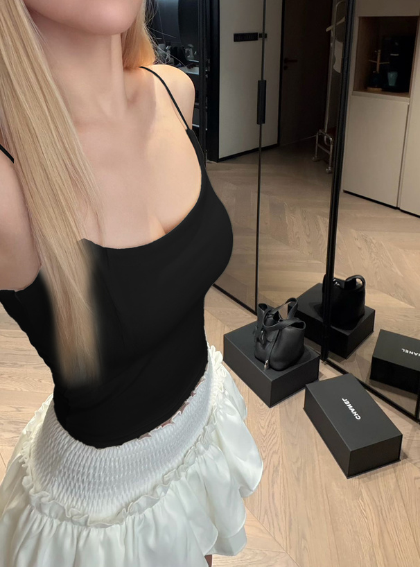 カップ付きバックオープンキャミソール