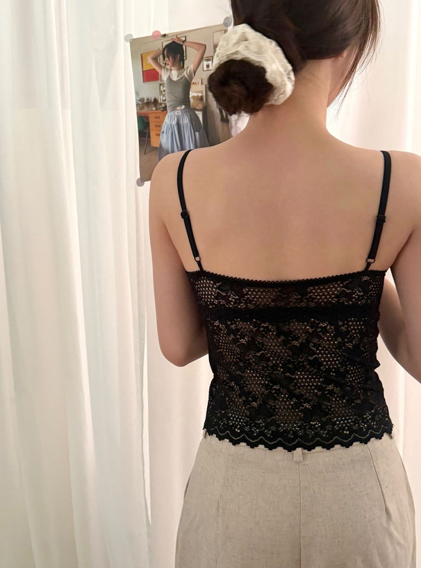 カップ付きバタフライ柄レースキャミソール