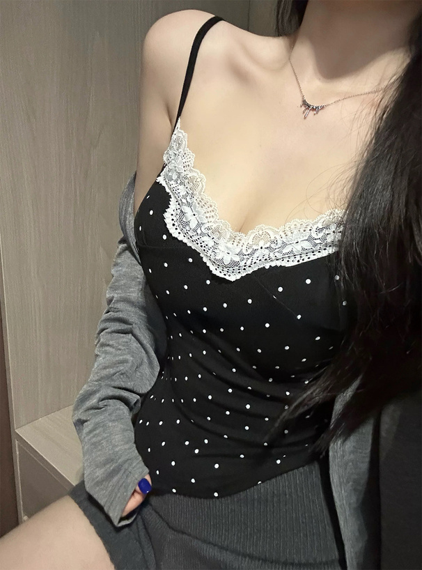 カップ付きドット柄レースキャミソール