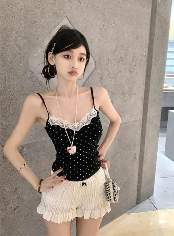 カップ付きドット柄レースキャミソール
