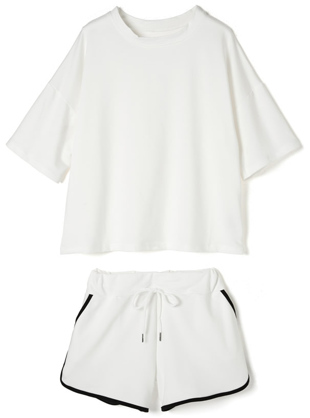 TシャツXサイドラインショートパンツセットアップ
