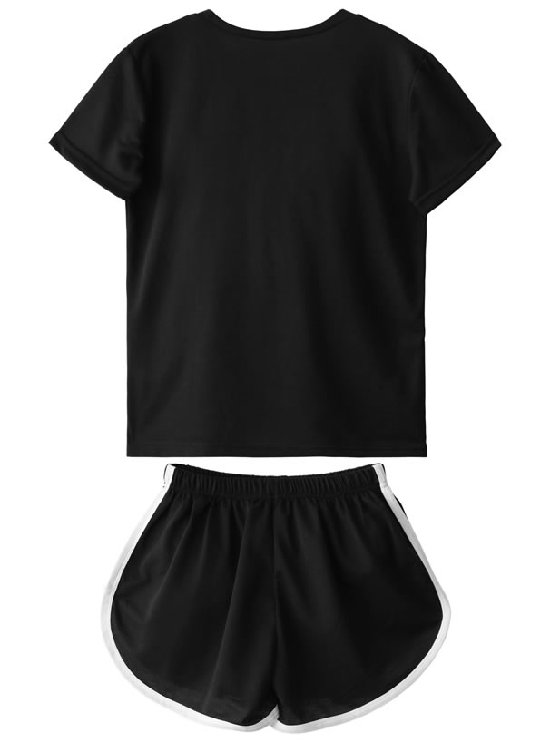 Tシャツ×ショートパンツセットアップ