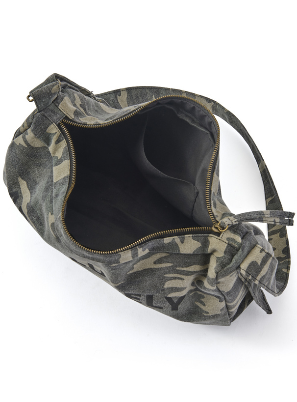 カモフラージュ柄ピグメントロゴプリントショルダーバッグ