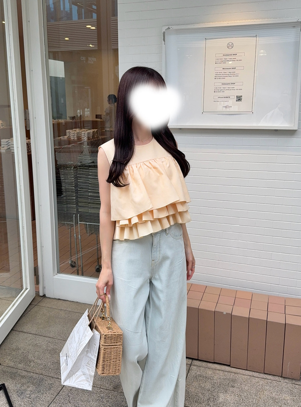 ティアードフリルノースリーブブラウス