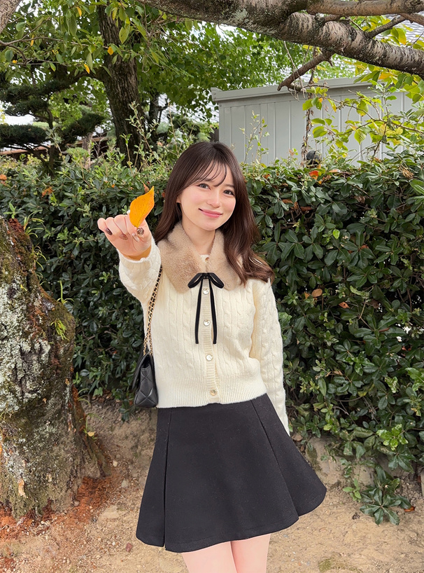 ファーティペット付きケーブル編みニットカーディガン